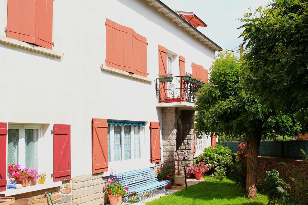 La Maison Des Chats Saint-Mary-le-Plain Luaran gambar