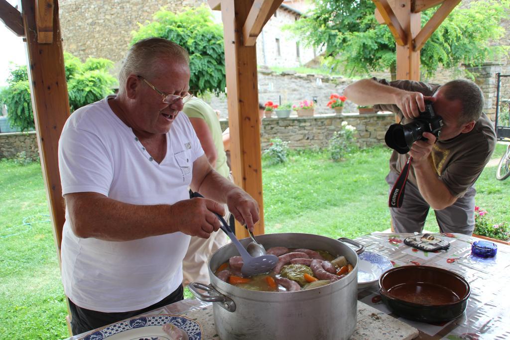 La Maison Des Chats Saint-Mary-le-Plain Luaran gambar